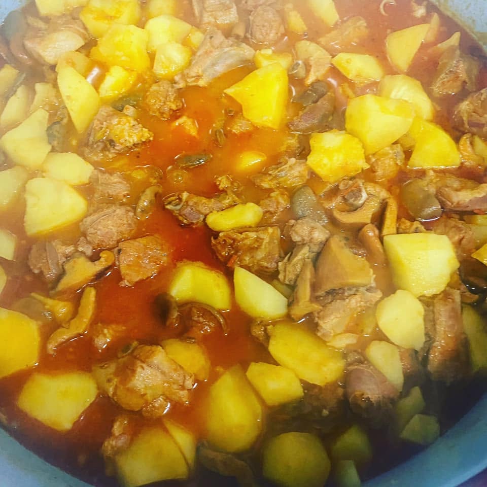 Guiso de caza con patatas — Casa Lupe